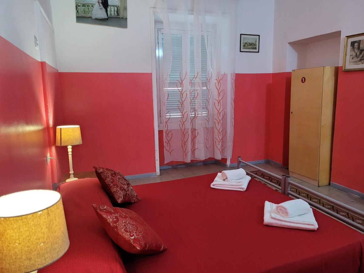 Relax On 247 Hostal Roma
